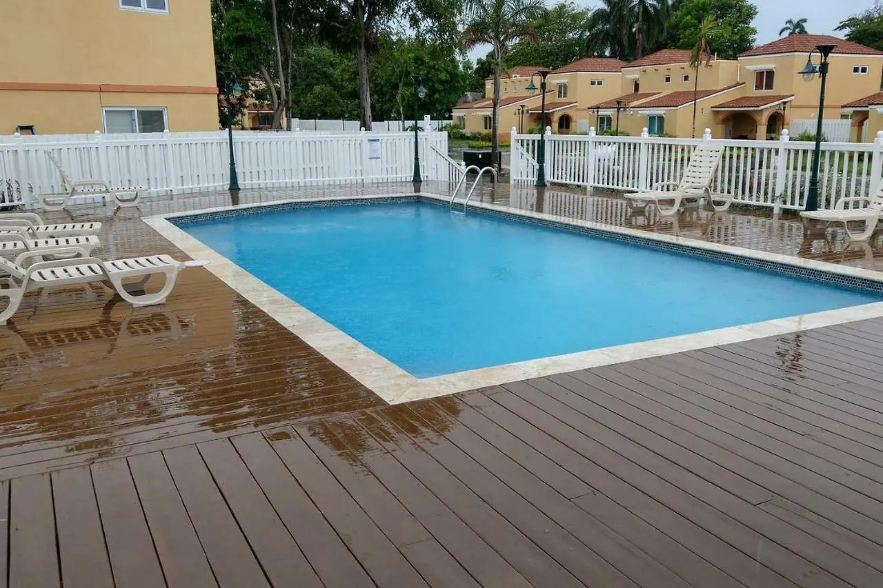 Mobay Las Palmas Montego Bay